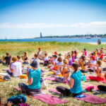 yoga-openair-eckernfoerde-strand-gemeinschaft.jpg